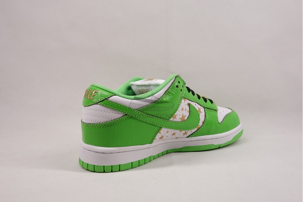 sb dunk low S*p*e stars mean green